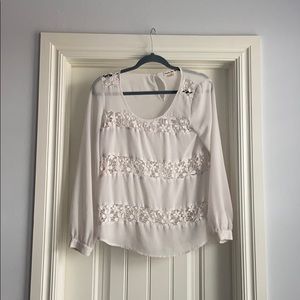Women’s Small white floral cutout blouse